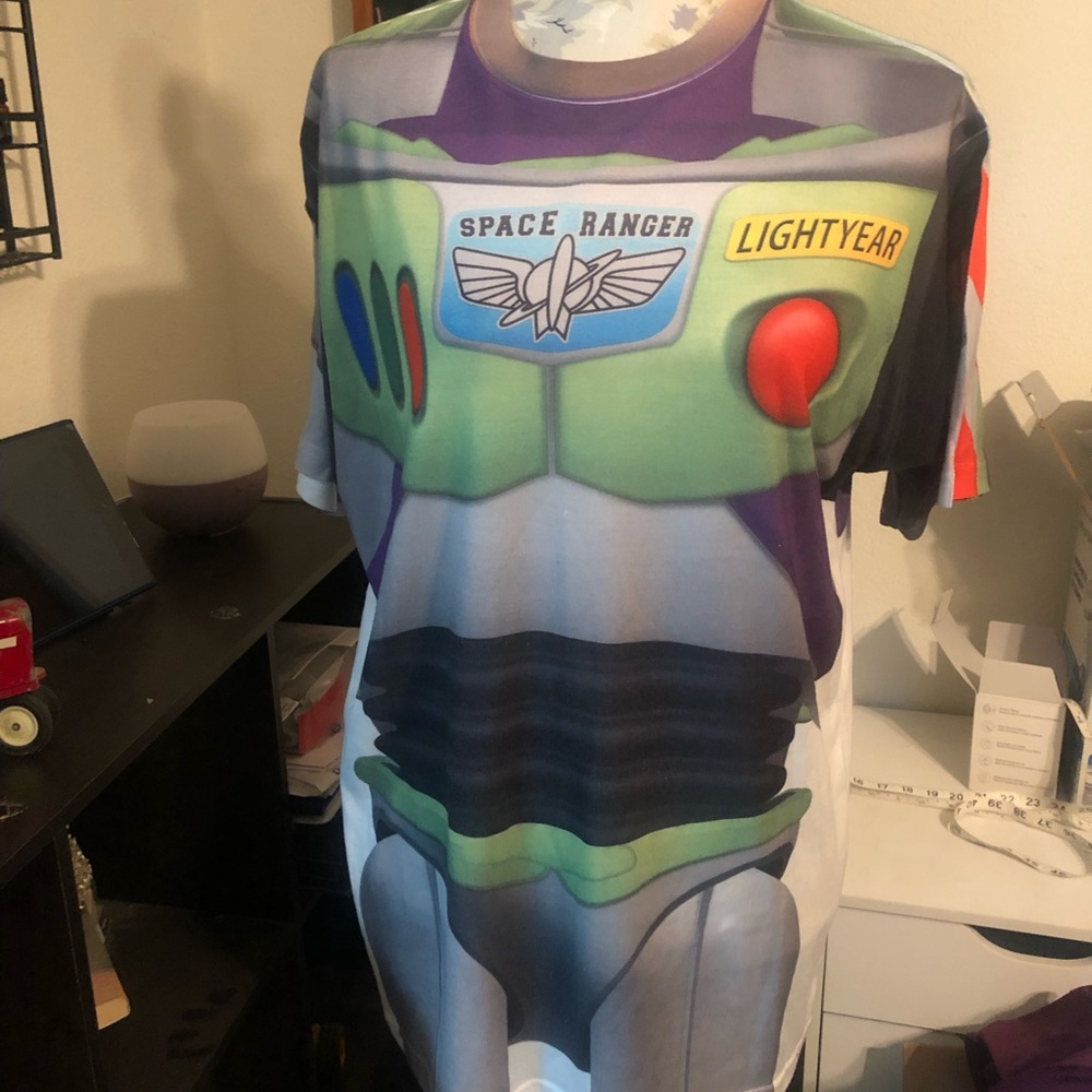 Disney parks Buzz lightyear shirt M